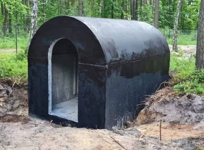 Betonový zahradní sklípek zapuštěný do země na pozemku klienta v Frýdek-Místek